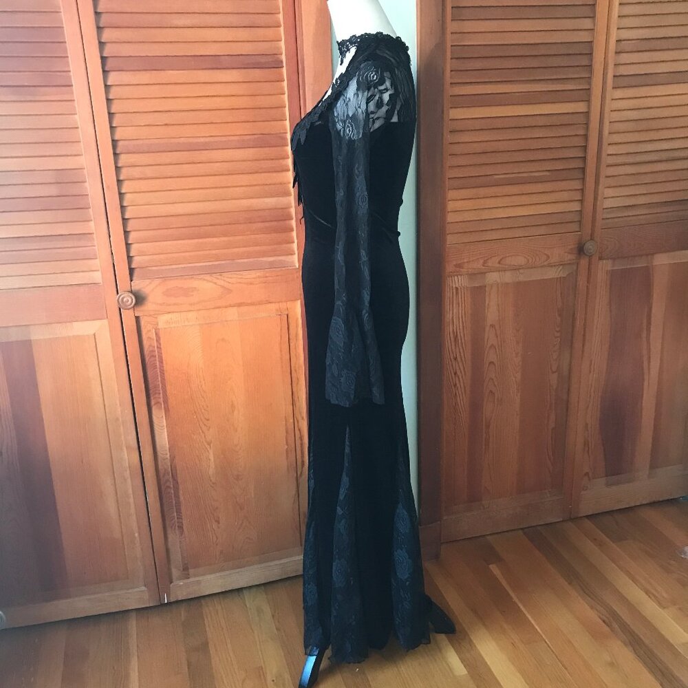 Gothic Victorian Flowers of Evil Black Velvet & Lace Morticia Gown Dress - Picture 9 of 13